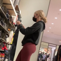 Red Lulu blonde