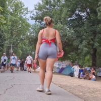 Thick festival babe