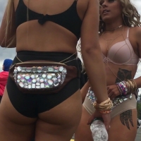 Two hot ravers