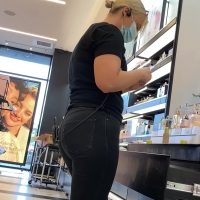 Sephora girl in jeans