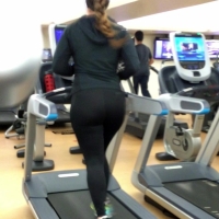Big booty gym girl