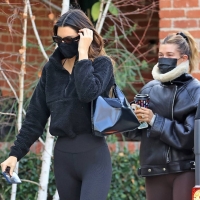 Hailey Bieber and Kendall Jenner in leggings