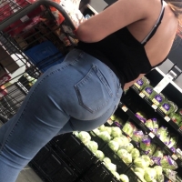 Sexy whooty in jeans