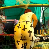 Crossed leggings booty