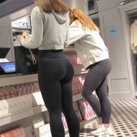 Two hotties in leggings