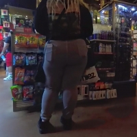 PAWG in jeans